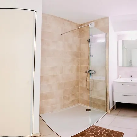 Appartamento Confortable 211 Direct Access To Sea 3min, 2 Parking Free Vias