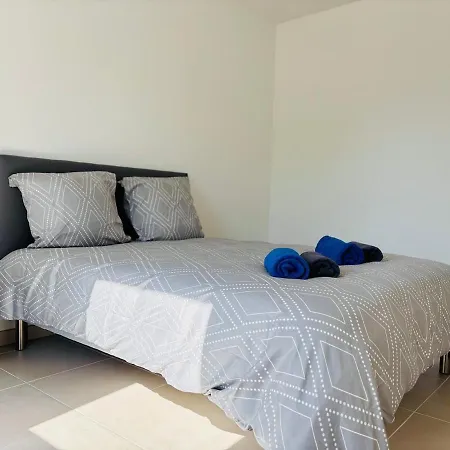 Confortable Appartement 211 Direct Access To Sea 3Min, 2 Parking Free Apartment Vias